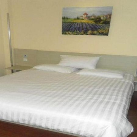 Hanting Express Changsha Middle Of Furong Road Xiangchun Road Bagian luar foto